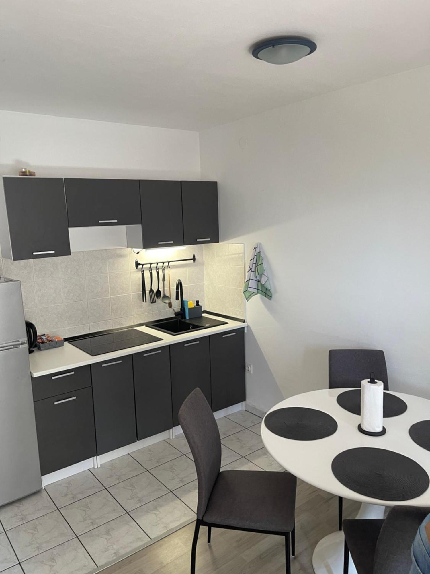 Apartman Hrusta Crikvenica Eksteriør bilde